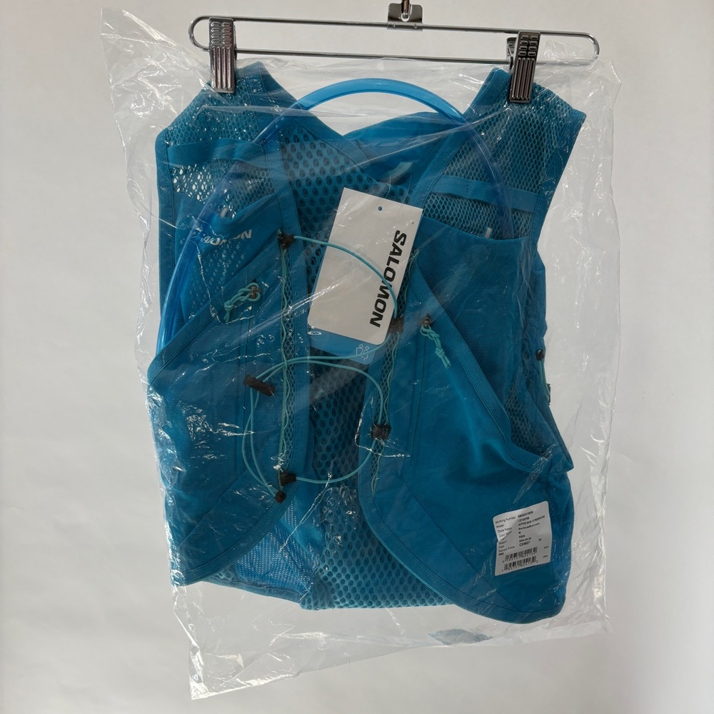 NWT Salomon Active Skin 12 Hydration Pack